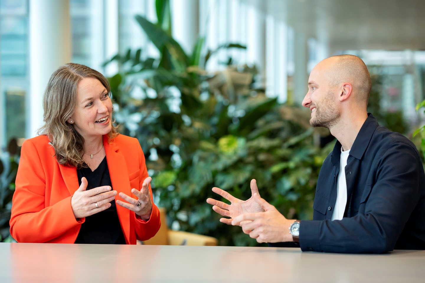 Monique Bulthuis in gesprek met Maarten Bouw over de Belastingdienst en open communicatie